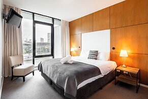 Waterfront Melbourne Apartments