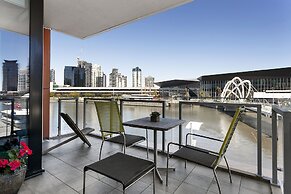 Waterfront Melbourne Apartments