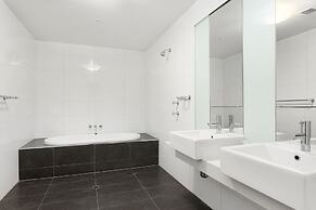Waterfront Melbourne Apartments
