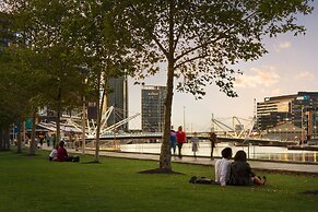 Waterfront Melbourne Apartments