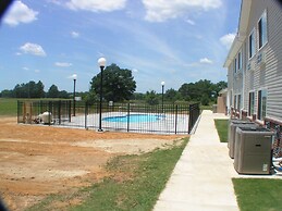 Heritage Inn & Suites