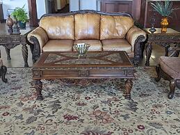 Heritage Inn & Suites