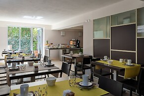 Vialeromadodici Rooms & Apartments