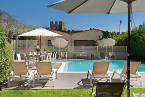 Vialeromadodici Rooms & Apartments