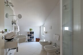 Vialeromadodici Rooms & Apartments