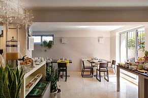 Vialeromadodici Rooms & Apartments