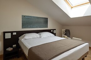 Vialeromadodici Rooms & Apartments