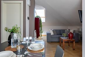 Vialeromadodici Rooms & Apartments