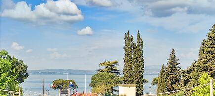 Vialeromadodici Rooms & Apartments