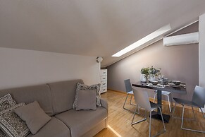Vialeromadodici Rooms & Apartments