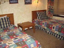 Chateau Sans Nom by Mammoth Reservation Bureau