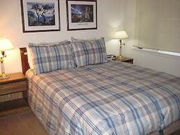 Chateau Sans Nom by Mammoth Reservation Bureau