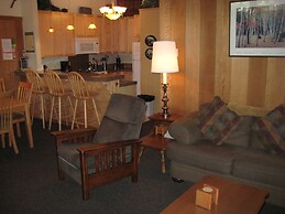 Chateau Sans Nom by Mammoth Reservation Bureau