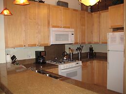 Chateau Sans Nom by Mammoth Reservation Bureau