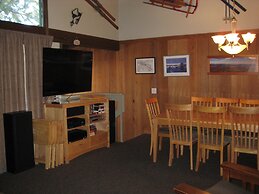 Chateau Sans Nom by Mammoth Reservation Bureau