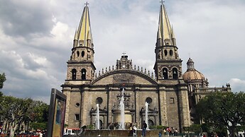 Hotel Emperador Centro Guadalajara y Remodelado