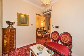 By Murat Crown Hotel