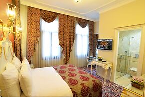 By Murat Crown Hotel