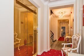 By Murat Crown Hotel