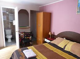 Hostal Blest Gana