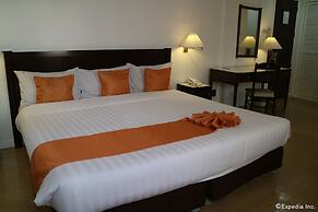 Harbor Town Hotel