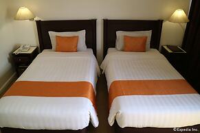 Harbor Town Hotel