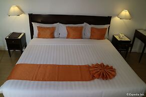 Harbor Town Hotel