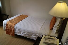 Harbor Town Hotel