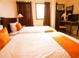 Harbor Town Hotel