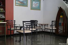 Harbor Town Hotel