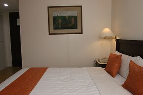 Harbor Town Hotel