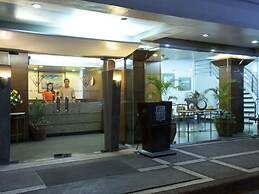 Harbor Town Hotel