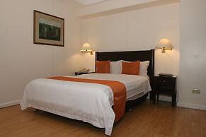 Harbor Town Hotel