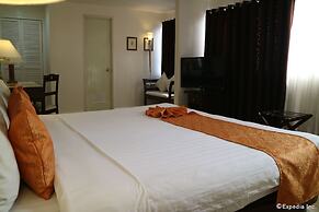 Harbor Town Hotel