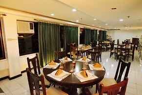Harbor Town Hotel