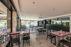 Topazio Vibe Beach Hotel & Apartments - Adults Friendly
