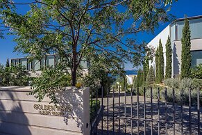 Golden Rays Luxury Apartments