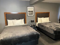 Monashee Lodge