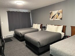 Monashee Lodge