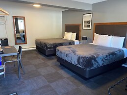 Monashee Lodge
