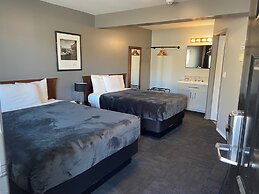 Monashee Lodge
