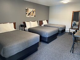 Monashee Lodge