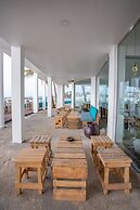 Hikkaduwa Beach Hotel