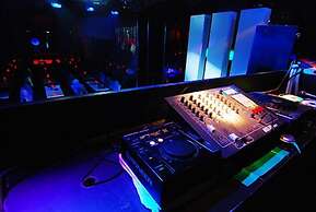 Noblesse Tourist Hotel