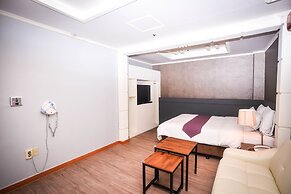 Noblesse Tourist Hotel