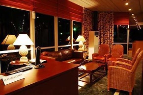 Nike Lake Resort