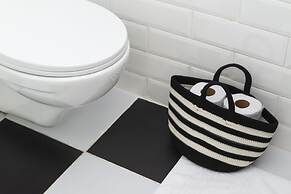 Crown Sea Apartments