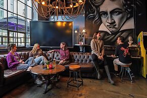 Stayokay Eindhoven - Blue Collar Hostel