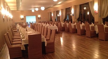 Hotel Bor