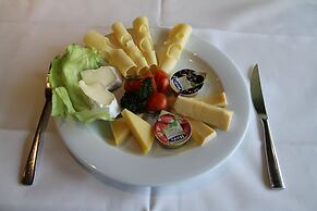 Comfort Apartments by LivingDownTown